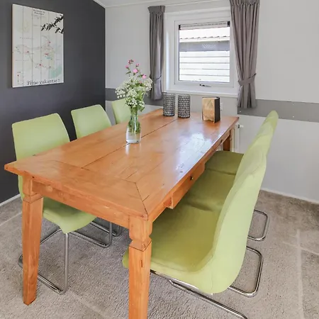3 Bedroom Beautiful In Дом отдыха Ден-Оевер