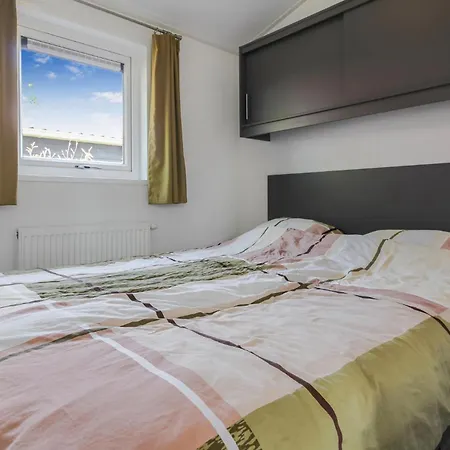 Vakantiehuis 3 Bedroom Beautiful In *