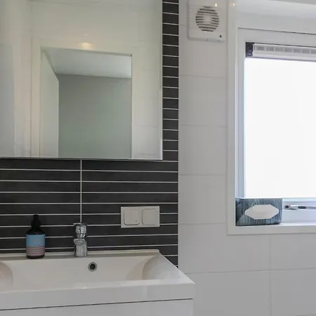 3 Bedroom Beautiful In * Den Oever