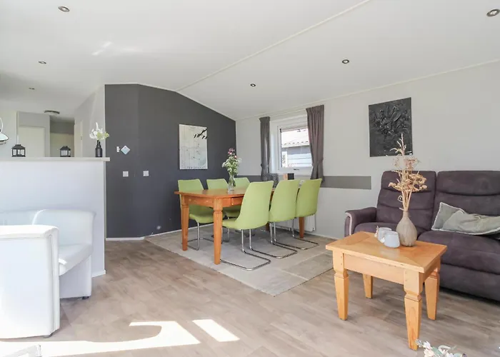 3 Bedroom Beautiful In Holiday home *