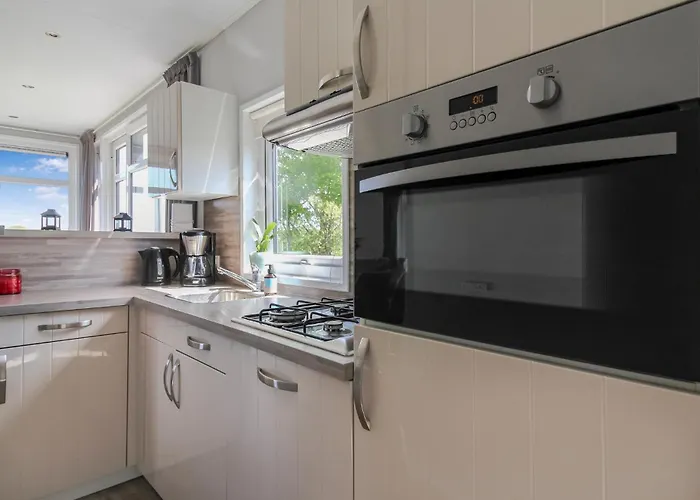 3 Bedroom Beautiful In Holiday home *