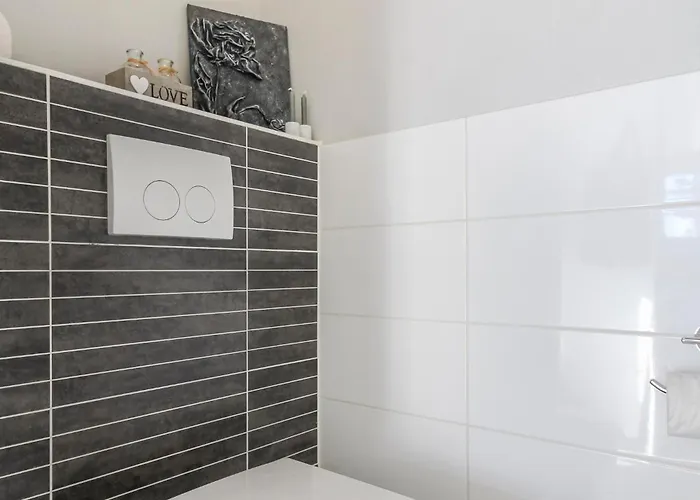 3 Bedroom Beautiful In Holiday home *