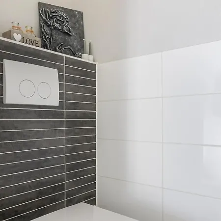 3 Bedroom Beautiful In Σπίτι διακοπών *